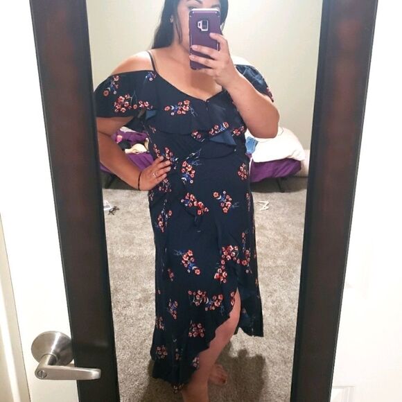 Navy Floral Maxi    - Picture 1 of 8